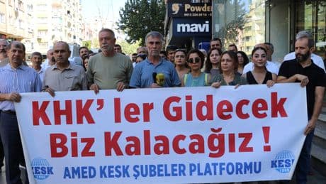 Diyarbakır'da KHK'liler seslendi: "Ağaç kabuğuna muhtaç edemediniz"