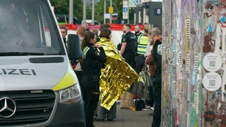 Messerattacke in Hamburg: Ein Tschetschene und ein Syrer stoppten die Täterin am Hauptbahnhof