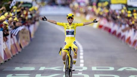 Pauline Ferrand-Prévot geeft eindzege Tour extra glans met winst slotrit, Demi Vollering klimt naar plek twee