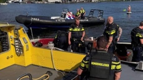 Ruzie op water escaleert: vrouw richt pistool op passagiers andere boot