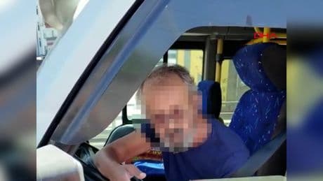 Trafik uygulamasına takılan dolmuş şoföründen ilginç savunma: Telefonda kızımla konuşuyordum, yasak mı