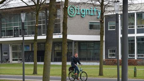 Zwakke dollar doet verlichtingsproducent Signify pijn; omzet en winst dalen