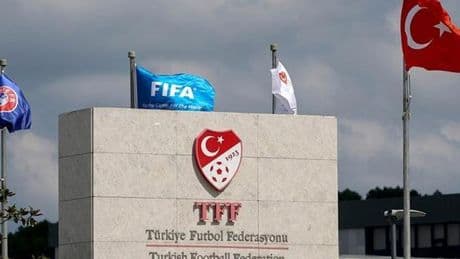 TFF'den bazı talimatlarda değişiklik! Kırmızı kart ve sözleşmeler...