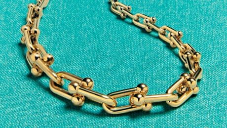 Tiffany HardWear : le collier en or jaune qui impose le style