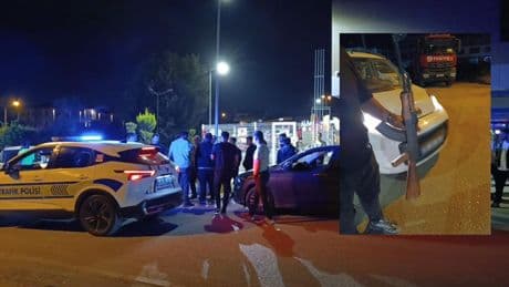 Bursa'da bir araçtan çıkan ahşap silah, ekipleri harekete geçirdi