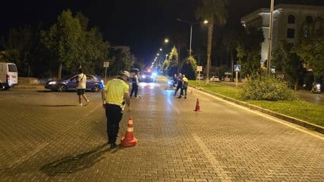 İzmir'de acı kaza: Otomobilin çarptığı 8 yaşındaki çocuk öldü