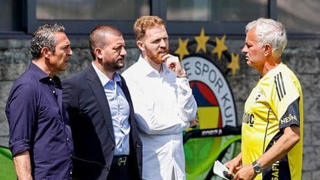 Fenerbahçe'den transfer açıklaması: 'Jose Mourinho'nun onay verdiği 2 transfer Feyenoord maçına yetişecek!'