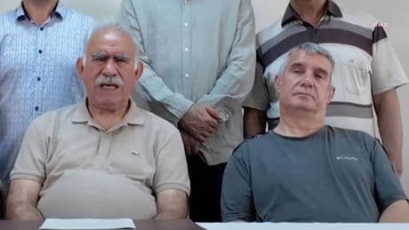 O videoda Öcalan'ın yanında oturuyordu... İmralı Cezaevi'nde tutulan PKK terör örgütü hükümlüsü Veysi Aktaş tahliye edildi