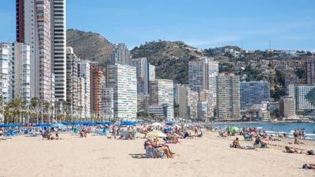 El puente madrileño de San Isidro y Eurovisión impulsan las reservas turísticas en Benidorm