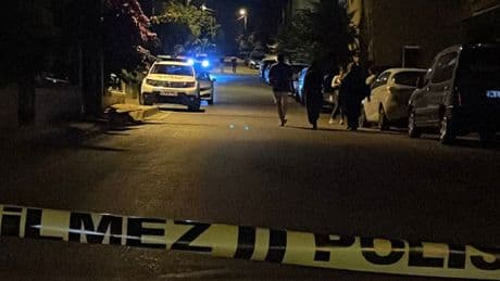 Ümraniye'de vahşet! Sokakta satırlı saldırıya uğrayan kadın hayatını kaybetti
