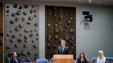 De overgebleven coalitiepartijen willen ‘bestuurlijke stilstand’ voorkomen. ‘Nederland moet door’