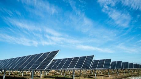 Solare, rallentamento in Italia nel primo semestre 2025