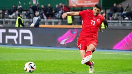1. FC Köln: Transfer perfekt – Cenk Özkacar kommt vom FC Valencia
