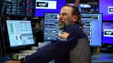 Calma tensa en Wall Street tras el último ataque de Trump a la Reserva Federal