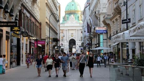 Airline touches down in Edinburgh with new direct flights to Vienna