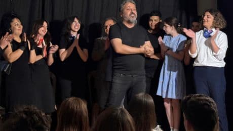 Epik Sanat Tiyatrosu'ndan çağrı: “Defne’ye tiyatro salonu istiyoruz”
