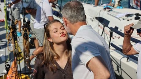 Sorpresa en Palma: Leonor visita de forma inesperada el club náutico junto al rey