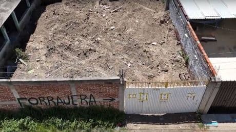 L'orrore in una casa abbandonata, trovati 32 corpi smembrati: identificate 15 vittime
