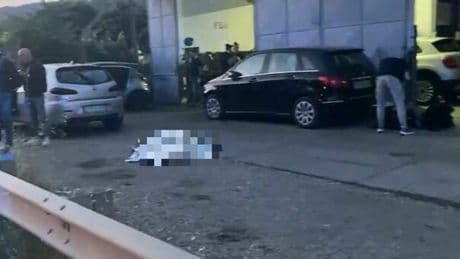 Agguato nel Cosentino, meccanico di 59 anni ucciso con 6 colpi di pistola davanti a un'officina