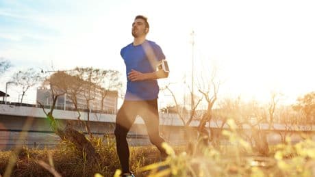 Nie mehr Morgenmuffel: Diese Tipps machen Sie zum Früh-Jogger