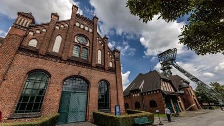 An Zechengelände: Auseinandersetzung zwischen AfD-Gruppe und Linken an Zeche