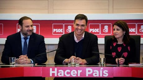 El PSOE congela el expediente a Ábalos y le exculpa de los WhatsApp: &quot;Solo están en el juzgado&quot;