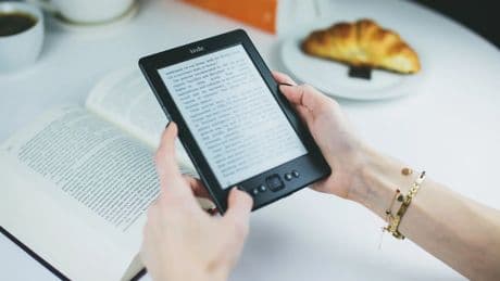Más allá del libro tradicional: plataformas que puedes probar gratis para engancharte a leer