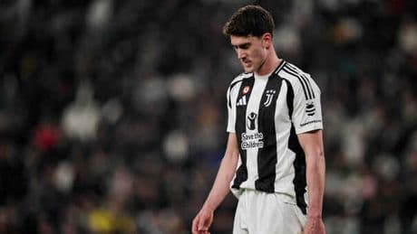 Dusan Vlahovic: pagato 80 milioni nel 2022 ora non ha offerte. La Juve rischia di perderlo a zero