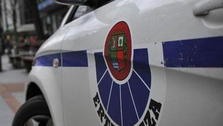 Detenido por robar y herir de gravedad a una mujer de avanzada edad en un portal de Portugalete