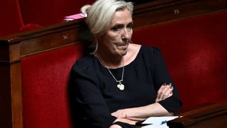INFO BFMTV. "Ils veulent que l'on soit coupables": Marine Le Pen réagit aux perquisitions au siège du RN