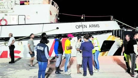 I motivi dell'assoluzione. "Italia non obbligata a sbarcare i migranti"
