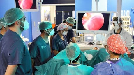 Una prueba genética determina el riesgo de cáncer de próstata, pero los hombres no se la hacen: "Es raro el que acude a consulta"
