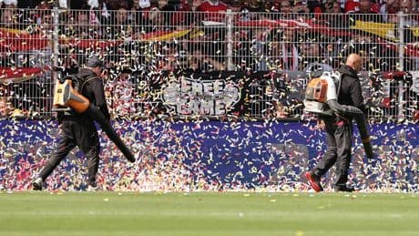 Bundesliga: Konfetti-Chaos – Spiel von Union Berlin unterbrochen