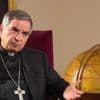Eurozapping : le cardinal Becciu renonce à participer au conclave