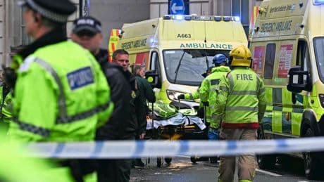 Dollemansrit in Liverpool zet patroon voort: wie beschermt de mensenmassa?
