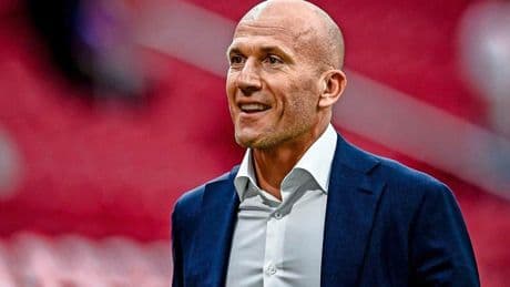 Ajax-directeur Kroes reageert op Ten Hag na ’bommetje’: ’Erik is heel goede trainer’