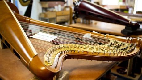 Taxes de Donald Trump, Europe minée par « l’écolo-gauchisme »... La fabrication des instruments de musique en France menacée