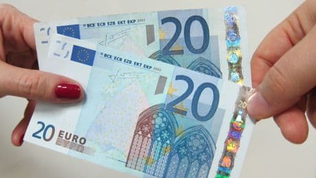Los nuevos billetes de 20 euros desatan el conflicto entre Francia y Polonia