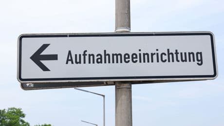 Die Wende? Mehr Ausreisen und Abschiebungen als Asylanträge