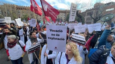 Metges de Catalunya convoca huelga de médicos el 3 de octubre para reclamar mejoras laborales
