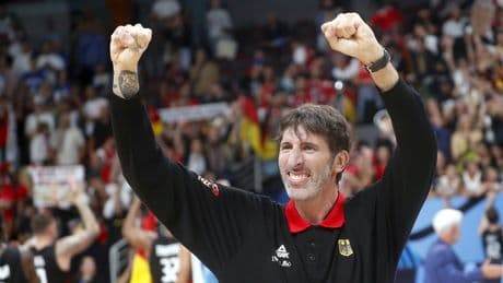 Álex Mumbrú, primer entrenador español en ganar un Eurobasket