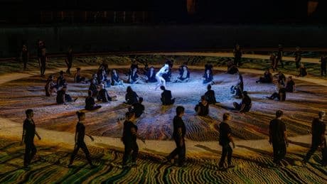« Je voulais relier l’antique et le contemporain » : à Nîmes, le spectacle Le Rêve du gladiateur brise les barrières temporelles