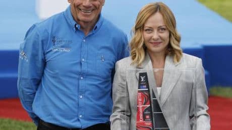 "Un evento che rende orgoglioso ogni italiano". Meloni lancia la Coppa America 2027 a Napoli