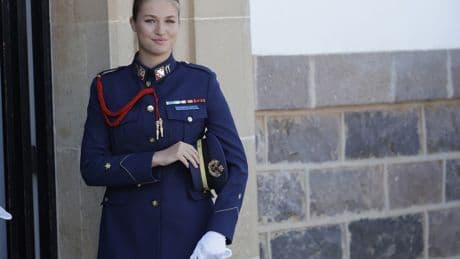 Leonor de Borbón ingresa en la academia del Aire para concluir su formación militar a los mandos de un avión