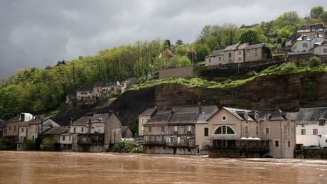 "C'est la première année qu'elle est aussi importante": les habitants constatent les dégâts après les crues en Dordogne