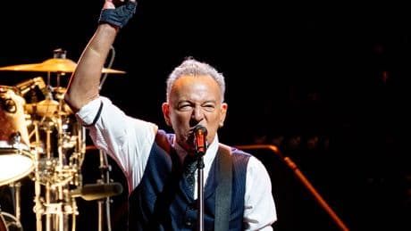 Bruce Springsteen scolds Trump’s ‘treasonous’ administration at U.K. concert
