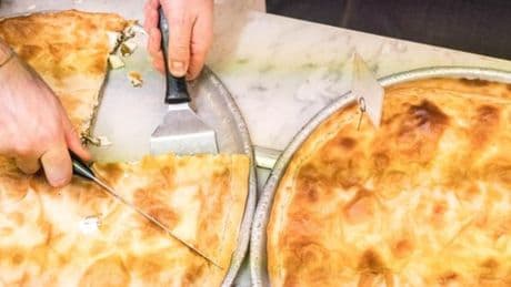 Il locale simbolo dello street food ligure è la tavola calda “Le delizie dell’amico” a Genova