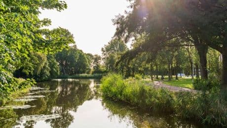 Jongen in Purmerend bedreigd, mishandeld en beroofd