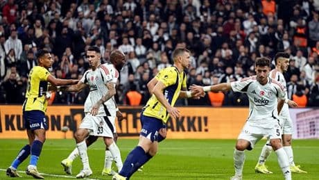 Beşiktaş'ta derbi öncesi savunma belirsizliği!