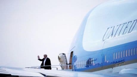 Donald Trump s'imagine voler dans un jet offert par le Qatar: de sérieuses questions éthiques et sécuritaires